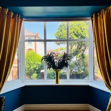 Lovely, Sunny House, By The Beach & Centre! Lytham St Annes Extérieur photo